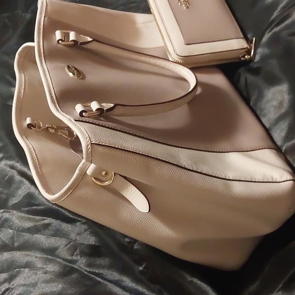 Coach Cream Tote Bag and Wallet Set - Picture 4 of 9